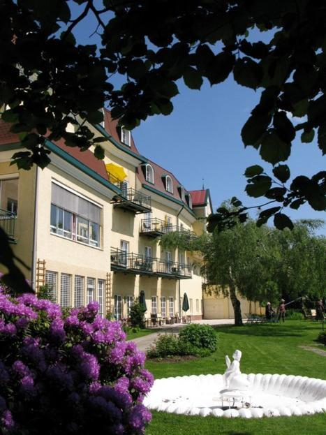 Kurhaus Dr. Petershofer Hotel Wolfsegg am Hausruck Exterior photo